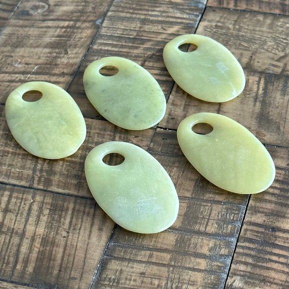 Natural Oval Lemon Jade Pendants - Perfect for wire wrapping or jewelry making - Picture 1 of 7